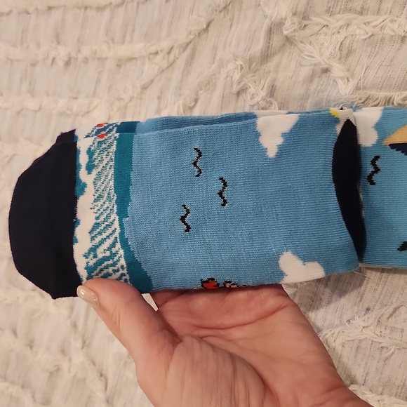 The joy of painting unisex Bob Ross 2 pack low cut socks, new with tags! - Picture 5 of 7